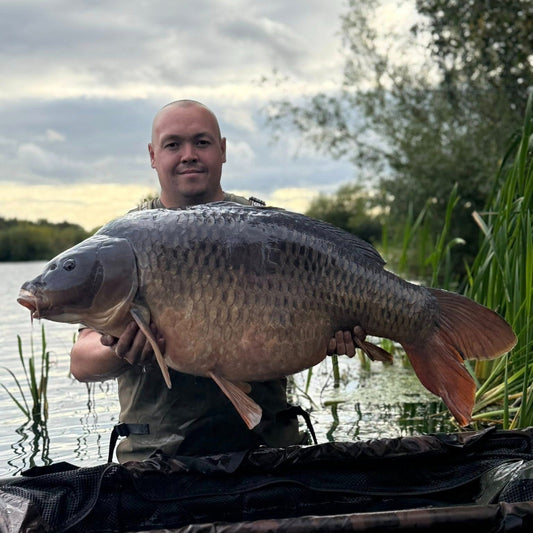 Tom Goodwin snares Old Mill's A Team 'RIGGERS'